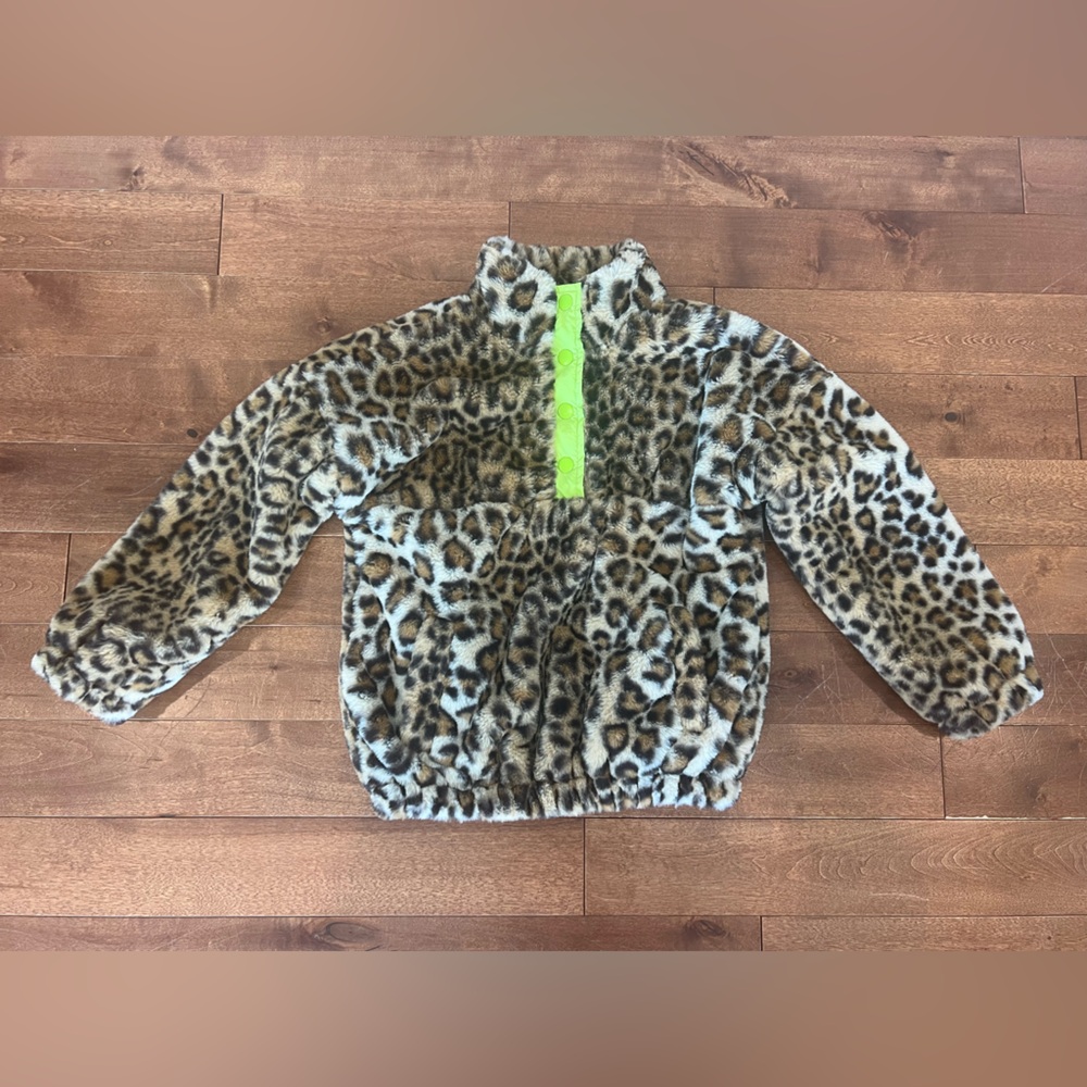 Like New Treasure & Bond Girls cheetah fleece pullover